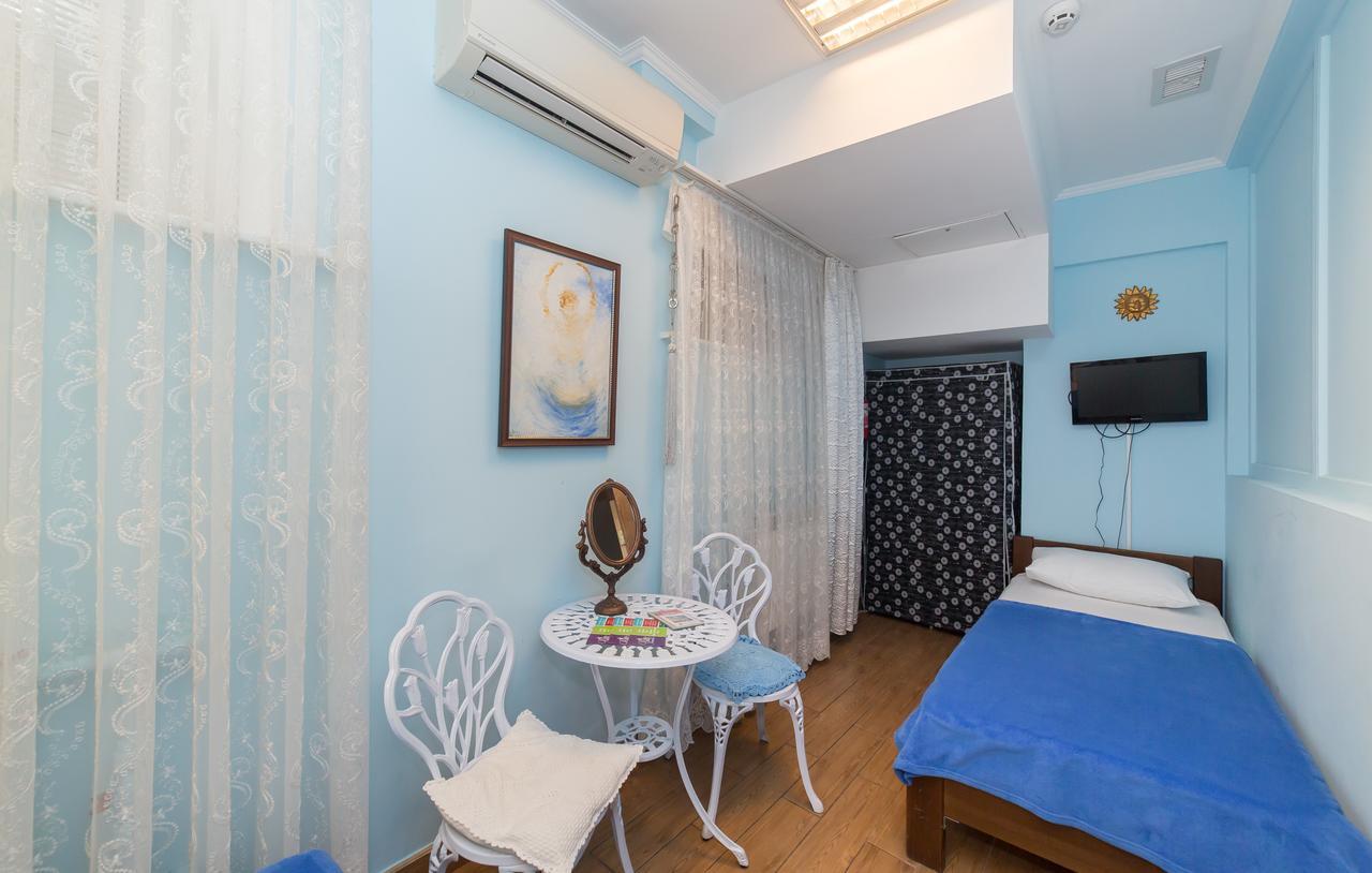 Ballet Hostel Kiev Exterior photo